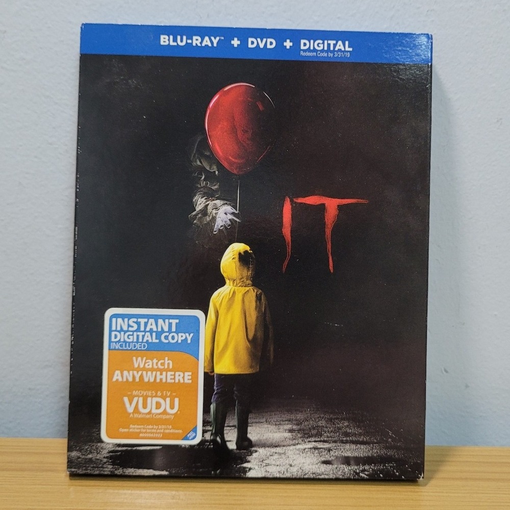 Warner Bros. It (2017) Blu-ray+DVD+Digital w/ Slipcover, Subtitles